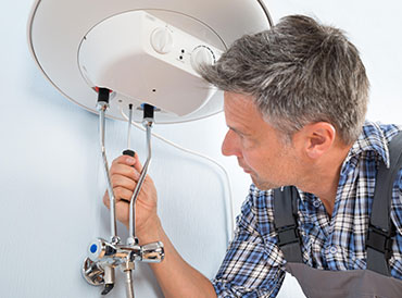 Professional plumbers fixing no hot water issues and geyser problems in Gauteng